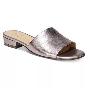 Naturalizer Slip on sandal